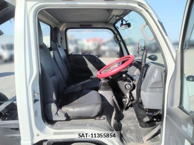 Isuzu ELF TRUCK 2020-04 6904677-9