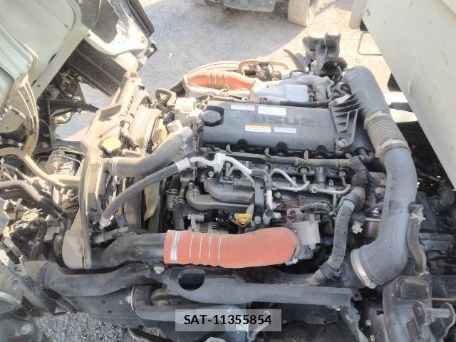 Isuzu ELF TRUCK 2020-04 6904677-15