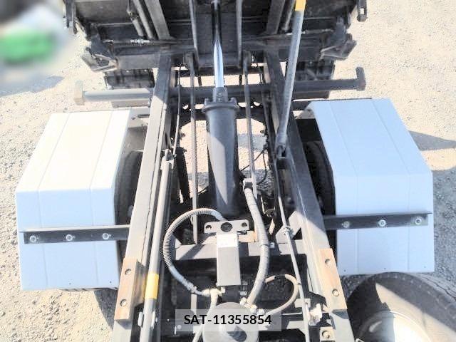 Isuzu ELF TRUCK 2020-04 6904677-24