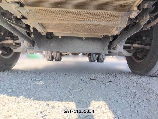 Isuzu ELF TRUCK 2020-04 6904677-26
