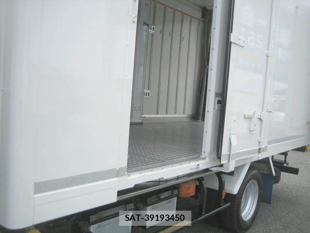 Isuzu ELF TRUCK 2021-02 7020401-10