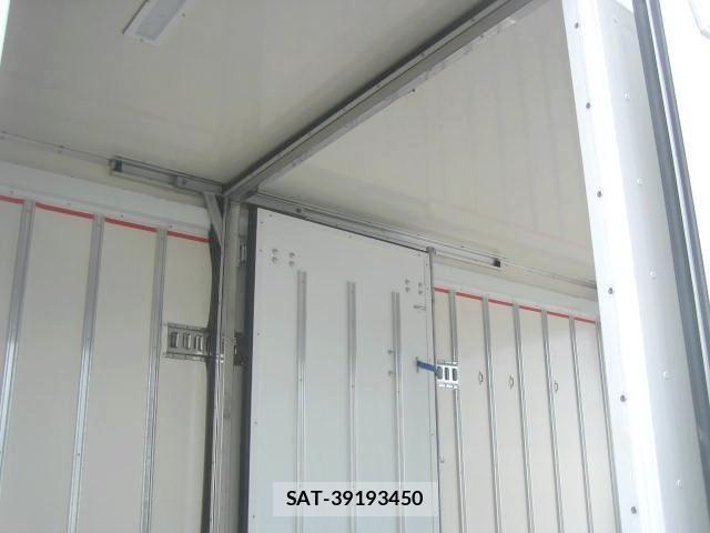 Isuzu ELF TRUCK 2021-02 7020401-13