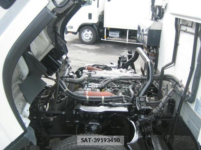 Isuzu ELF TRUCK 2021-02 7020401-25