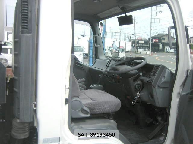 Isuzu ELF TRUCK 2021-02 7020401-28