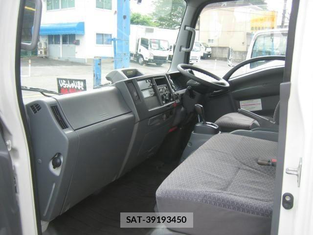 Isuzu ELF TRUCK 2021-02 7020401-29