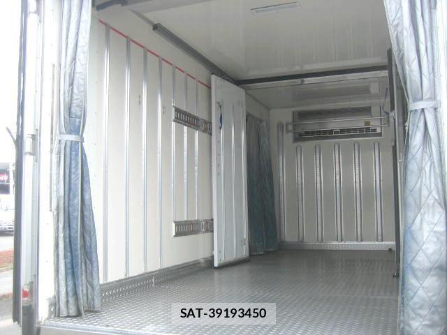 Isuzu ELF TRUCK 2021-02 7020401-5