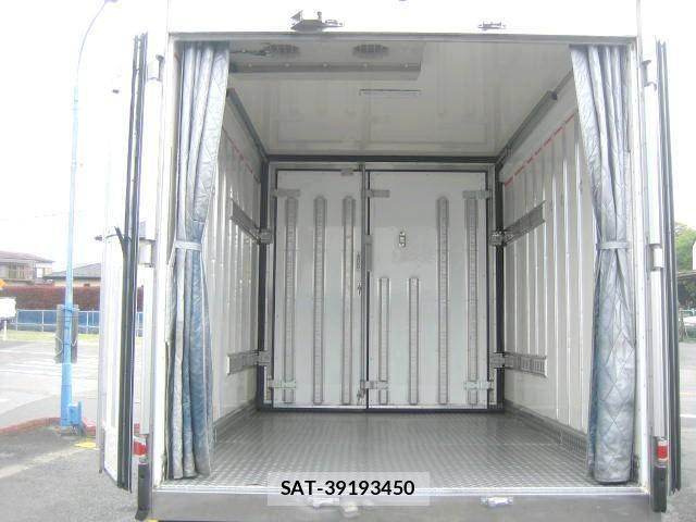 Isuzu ELF TRUCK 2021-02 7020401-8
