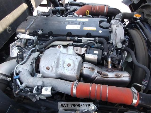 Isuzu ELF TRUCK 2023-02 7020398-15