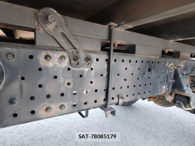 Isuzu ELF TRUCK 2023-02 7020398-7