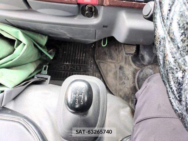 Isuzu ELF TRUCK 2018-03 7020402-9