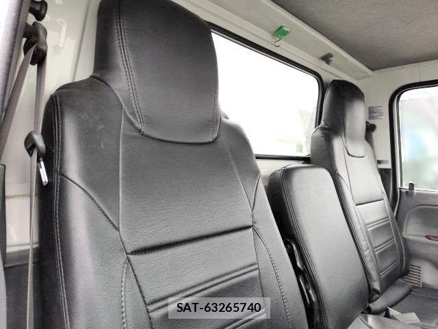 Isuzu ELF TRUCK 2018-03 7020402-13