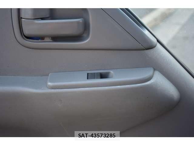Isuzu ELF TRUCK 2021-03 7020406-10