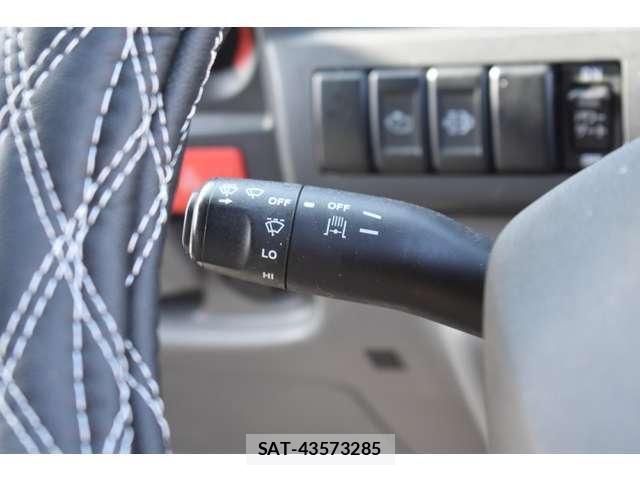 Isuzu ELF TRUCK 2021-03 7020406-12
