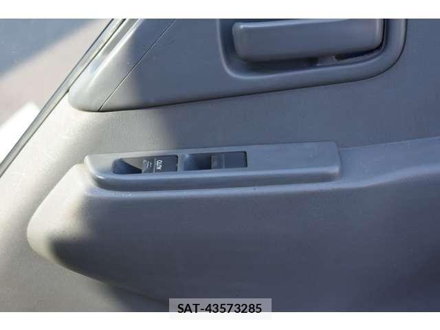 Isuzu ELF TRUCK 2021-03 7020406-8