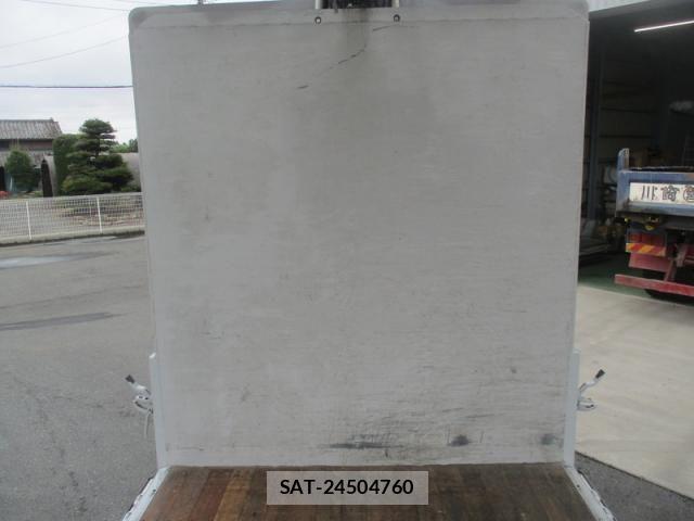 Isuzu ELF TRUCK 2012-07 7058392-10