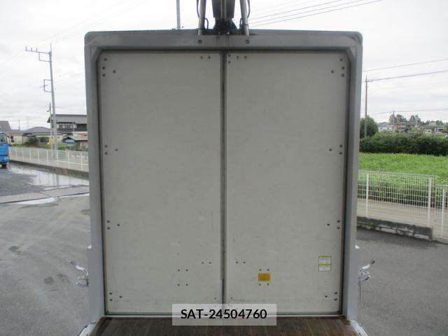 Isuzu ELF TRUCK 2012-07 7058392-12