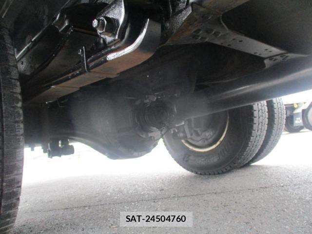 Isuzu ELF TRUCK 2012-07 7058392-16