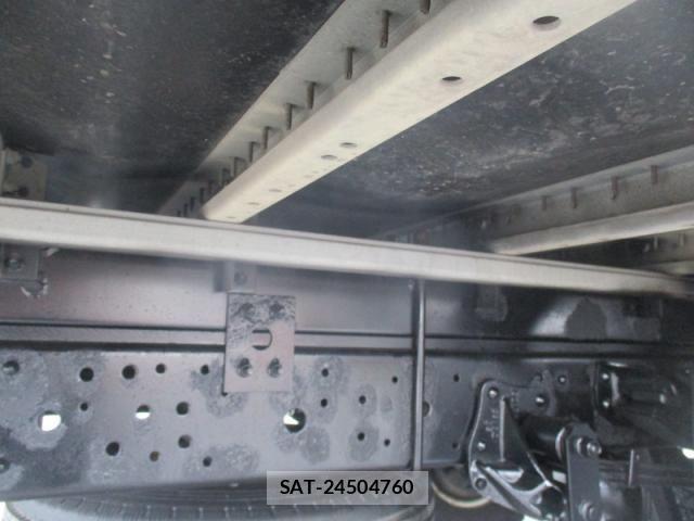 Isuzu ELF TRUCK 2012-07 7058392-18