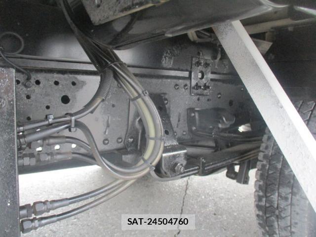 Isuzu ELF TRUCK 2012-07 7058392-21
