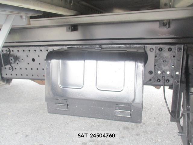 Isuzu ELF TRUCK 2012-07 7058392-22