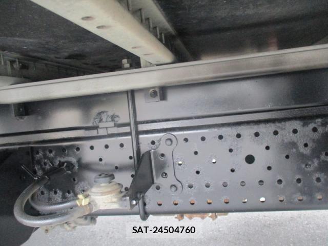 Isuzu ELF TRUCK 2012-07 7058392-23