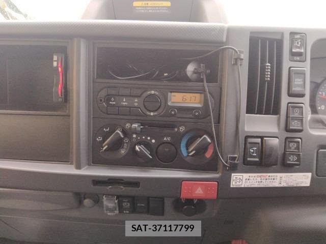 Isuzu ELF TRUCK 2021-04 7058393-5