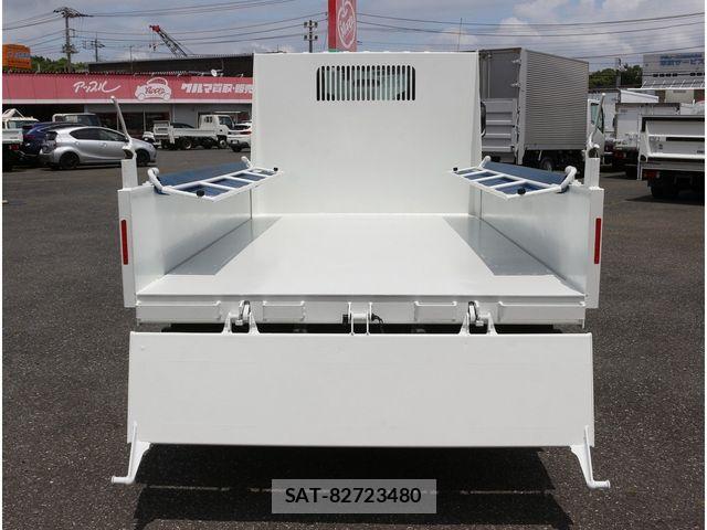 Isuzu ELF TRUCK 2018-02 7058390-9