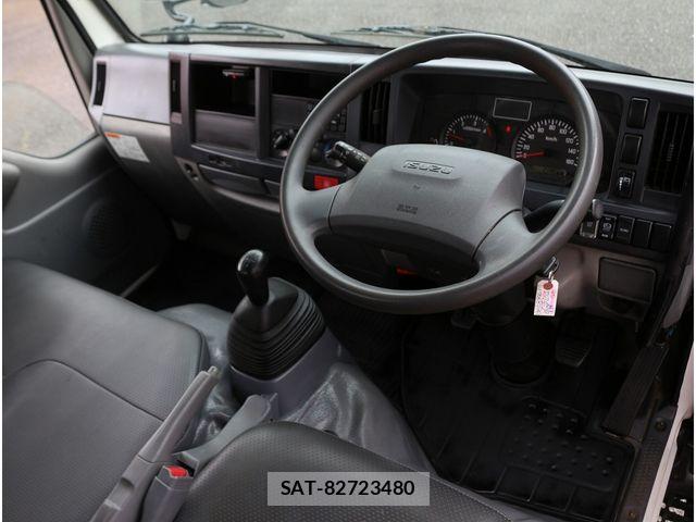 Isuzu ELF TRUCK 2018-02 7058390-1