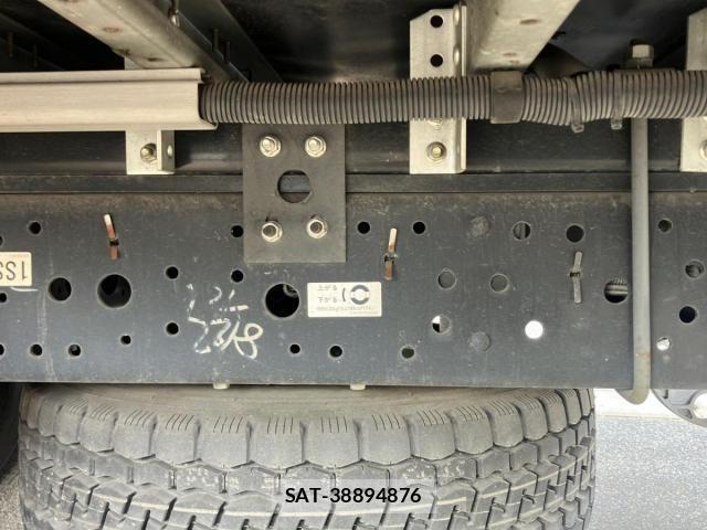 Isuzu ELF TRUCK 2019-11 7058388-12