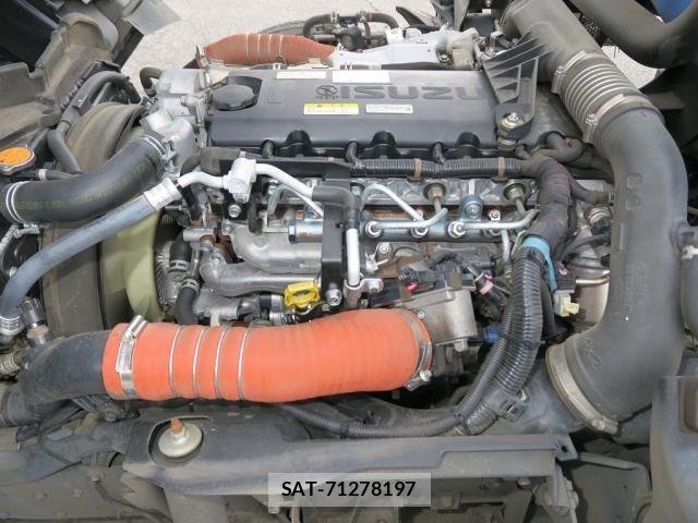 Isuzu ELF TRUCK 2020-04 7058387-21