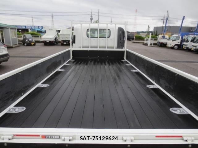 Isuzu ELF TRUCK 2018-05 7217994-9