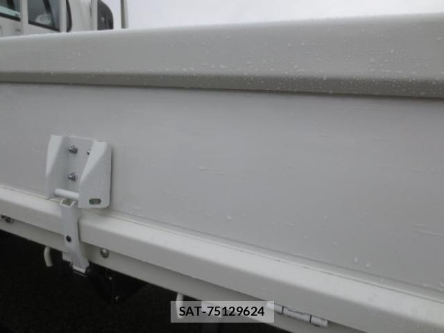 Isuzu ELF TRUCK 2018-05 7217994-17