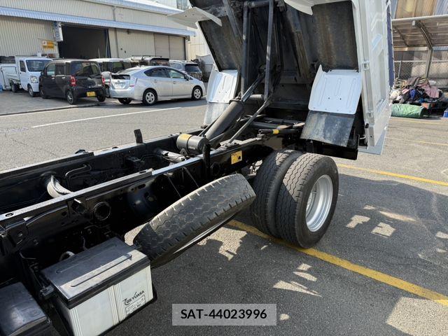 Isuzu ELF TRUCK 2014-11 7217970-16