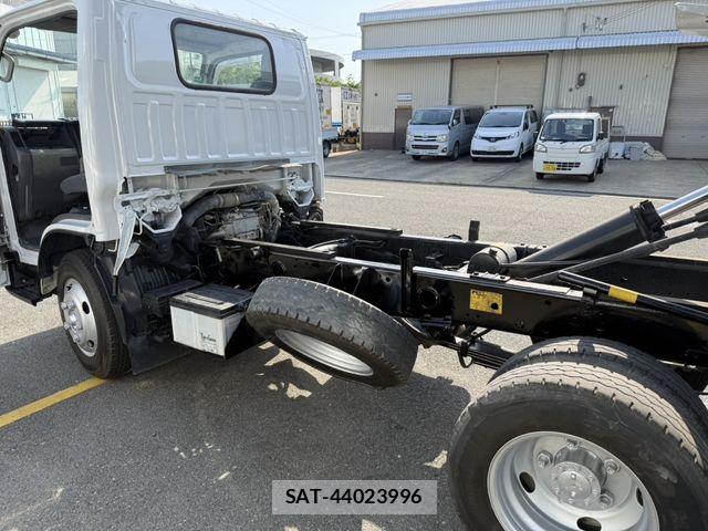 Isuzu ELF TRUCK 2014-11 7217970-19
