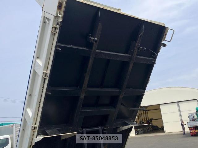 Isuzu ELF TRUCK 2018-03 7217991-11