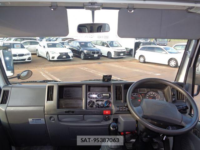 Isuzu ELF TRUCK 2018-02 7217987-9