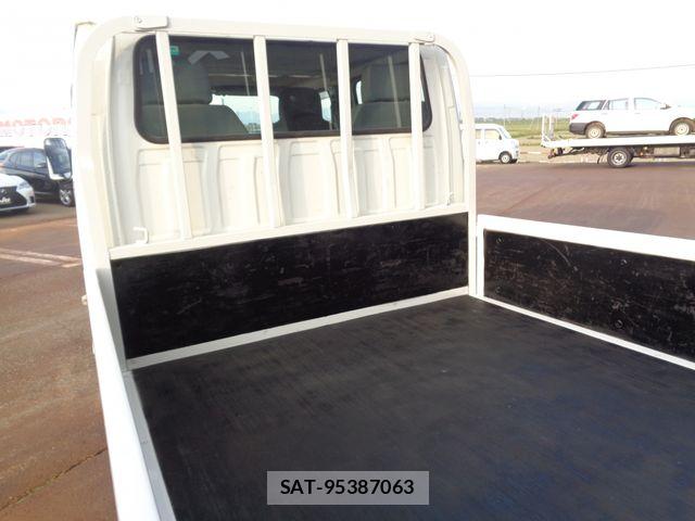 Isuzu ELF TRUCK 2018-02 7217987-10