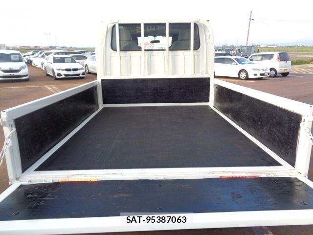 Isuzu ELF TRUCK 2018-02 7217987-12