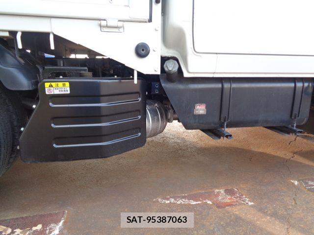 Isuzu ELF TRUCK 2018-02 7217987-14