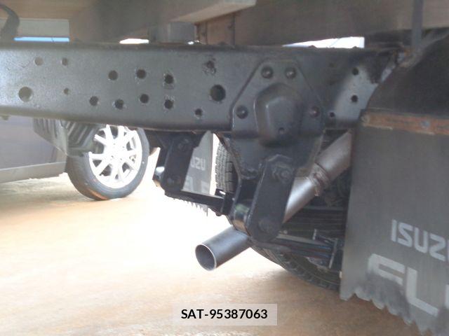 Isuzu ELF TRUCK 2018-02 7217987-15