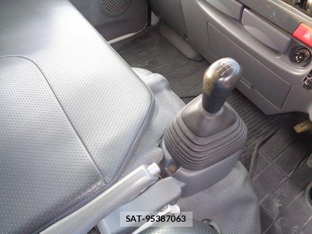 Isuzu ELF TRUCK 2018-02 7217987-17