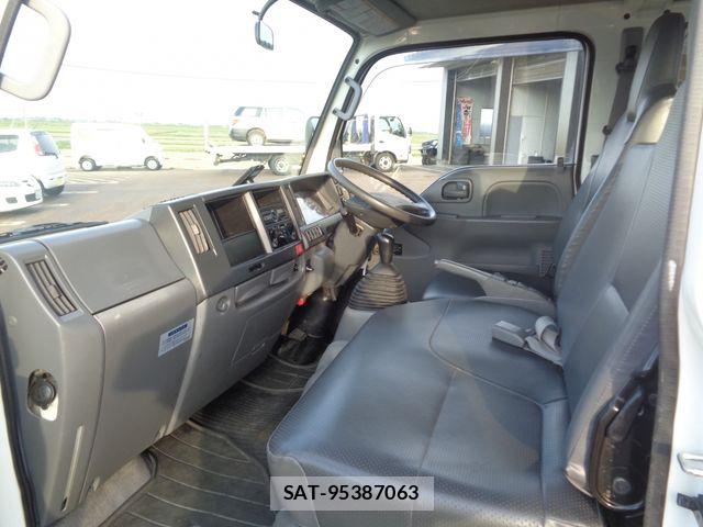 Isuzu ELF TRUCK 2018-02 7217987-1