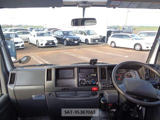 Isuzu ELF TRUCK 2018-02 7217987-8