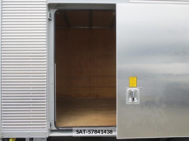 Isuzu ELF TRUCK 2019-03 7218021-10
