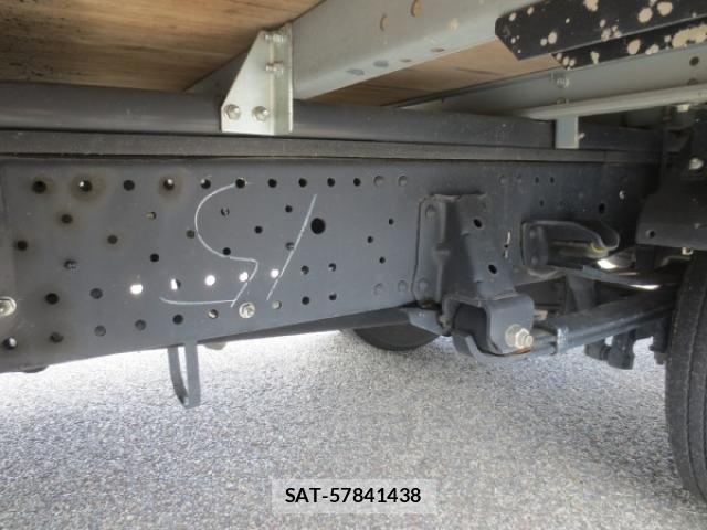 Isuzu ELF TRUCK 2019-03 7218021-11