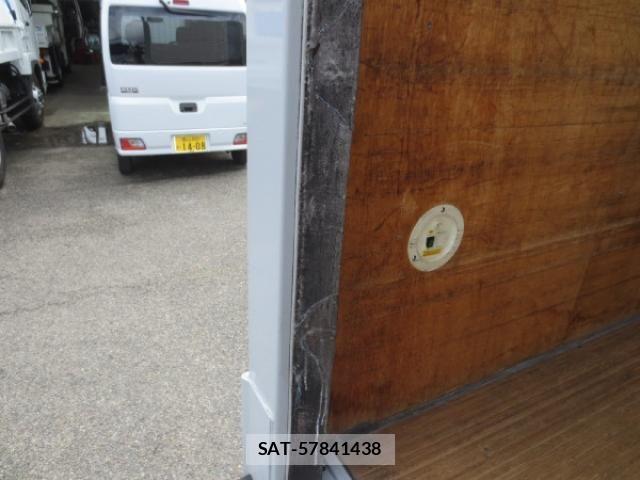 Isuzu ELF TRUCK 2019-03 7218021-17