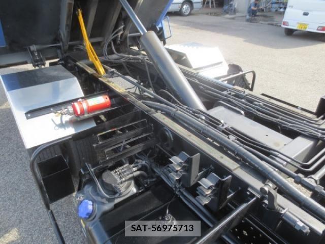 Isuzu ELF TRUCK 2020-05 7218038-17