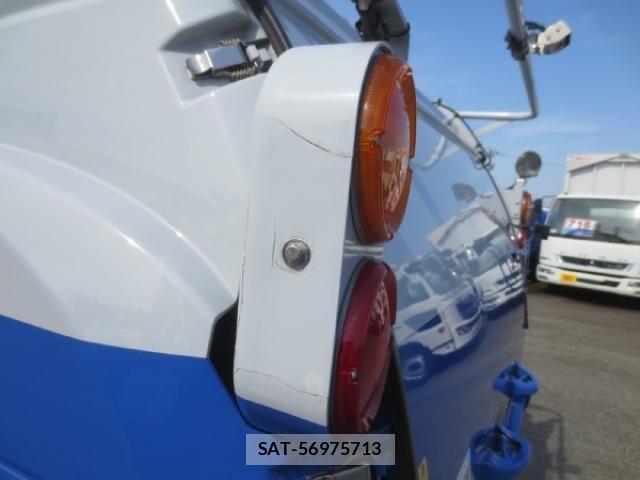 Isuzu ELF TRUCK 2020-05 7218038-25