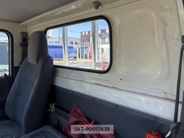 Isuzu ELF TRUCK 2019-08 7218029-13