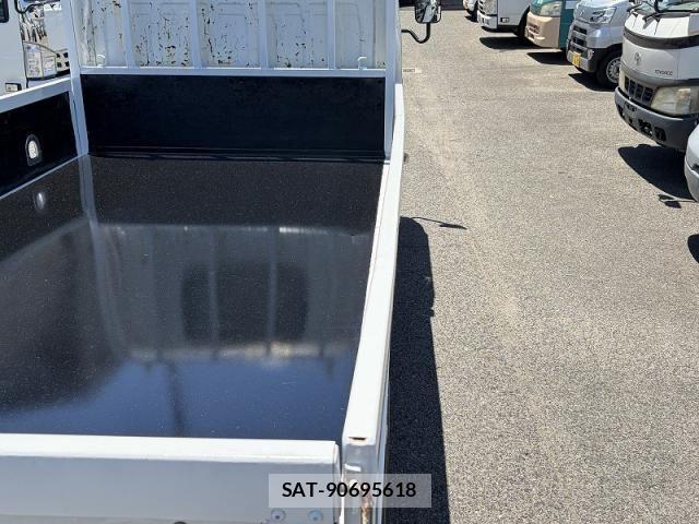 Isuzu ELF TRUCK 2019-08 7218029-18